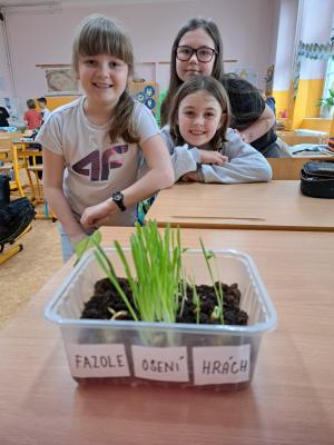3. A pěstuje rostliny